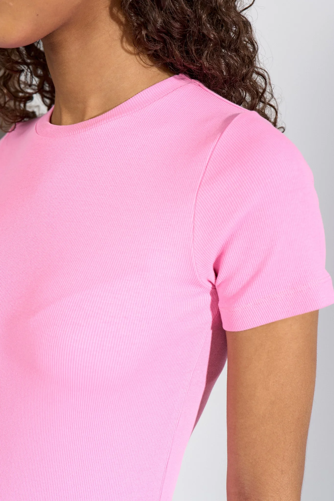 NURILEY SS TEE - Fuchsia Pink - Image 4