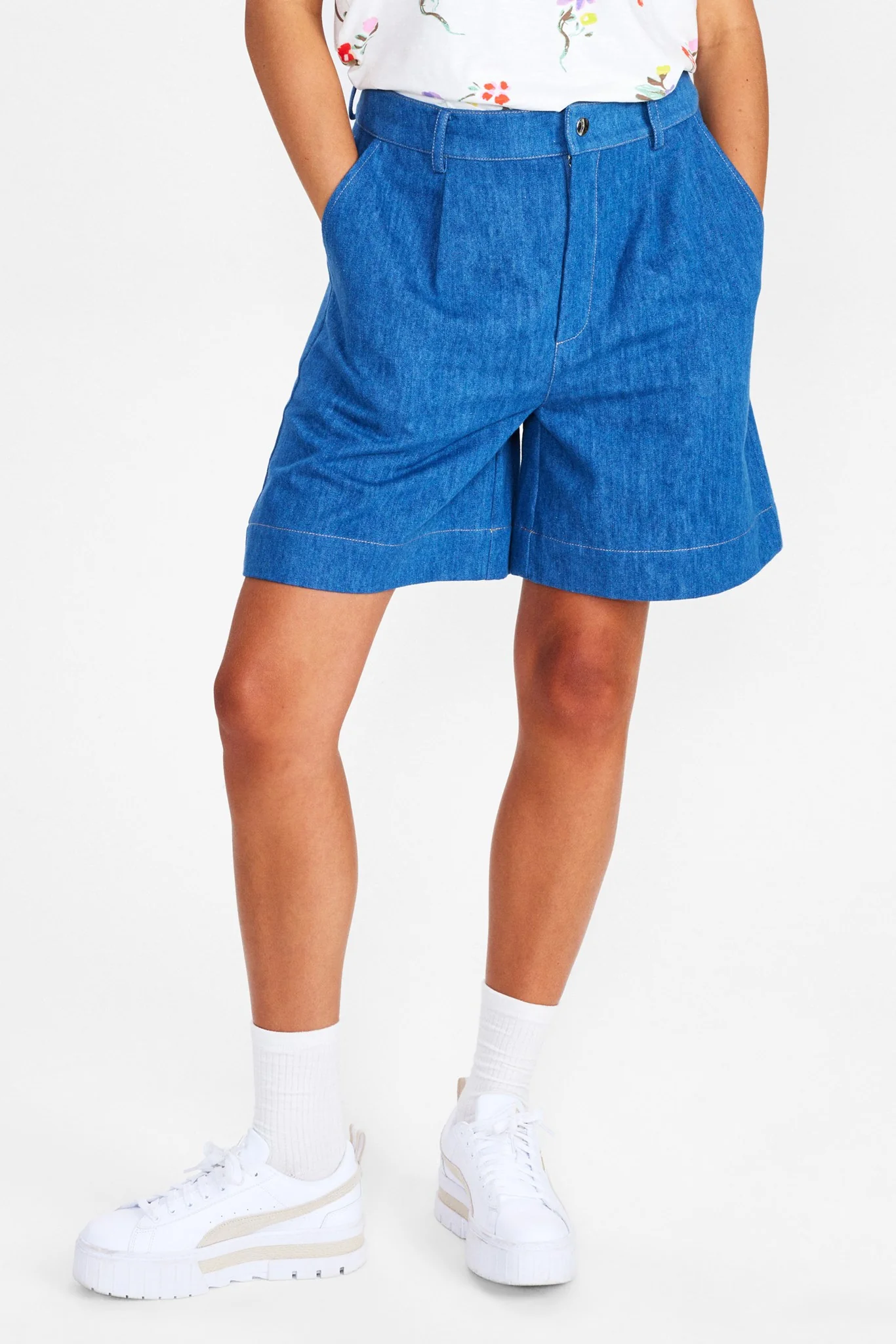 NURINA SHORTS - Medium Blue Denim