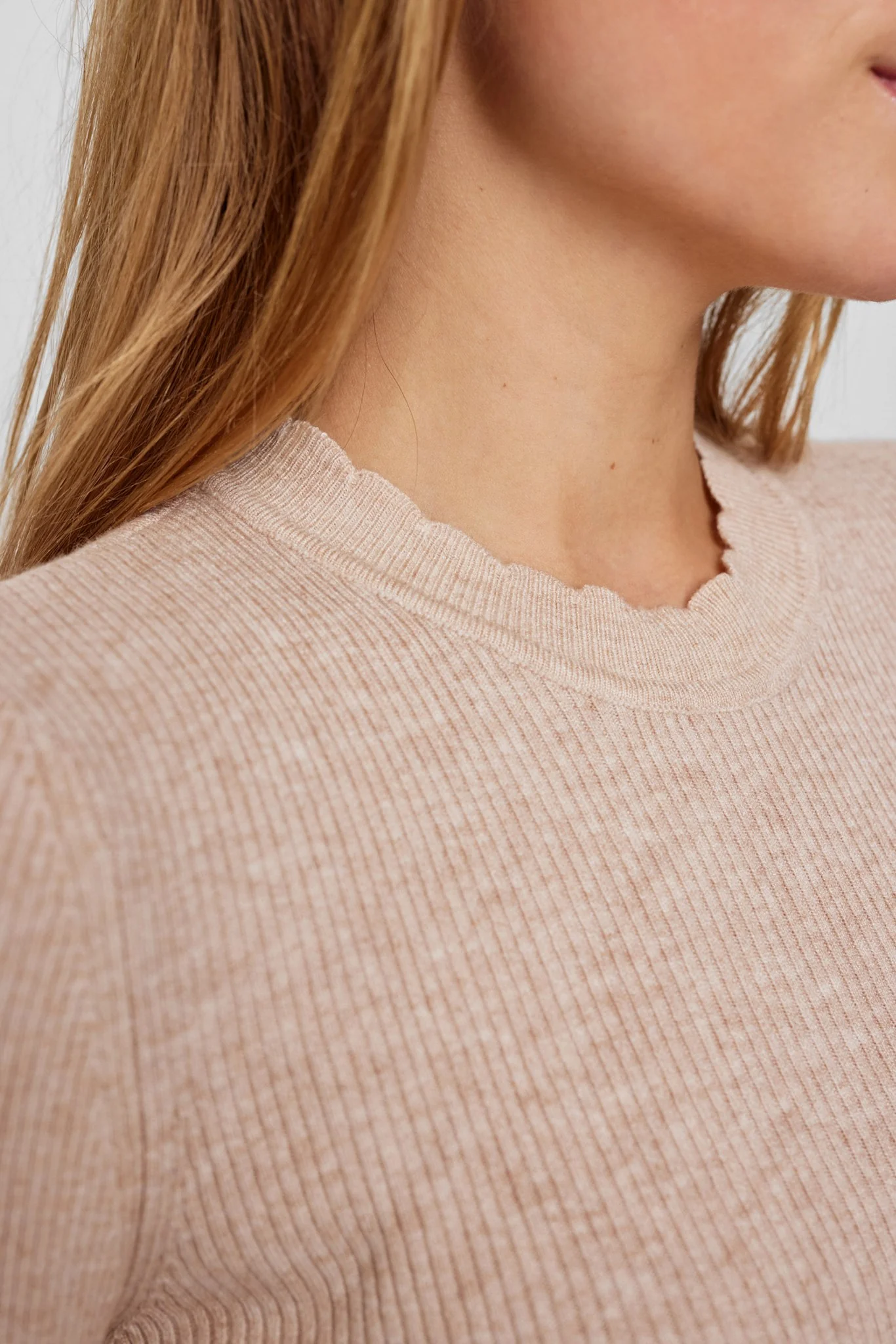 NUROA O-NECK PULLOVER  - Sesame Melange - Image 4