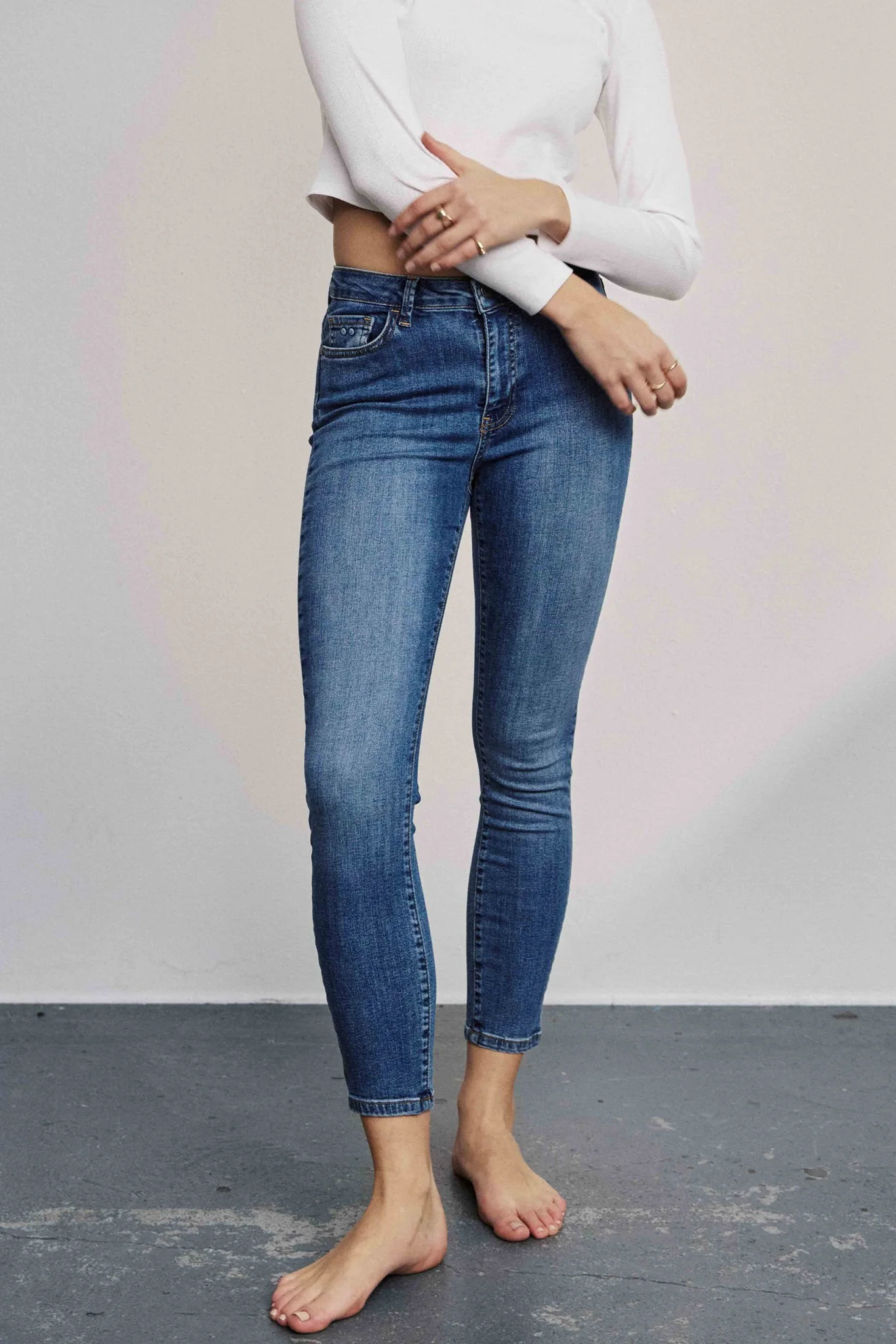 NUSIDNEY CROPPED BLUE - Medium Blue Denim