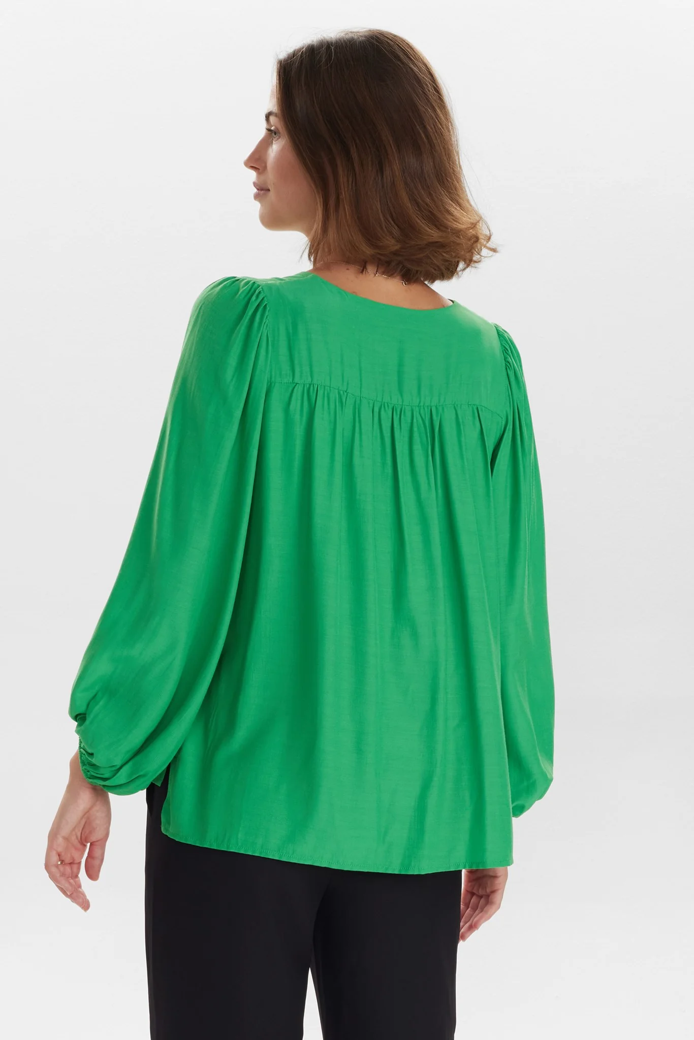 NUSOFTY BLOUSE - Kelly Green - Image 2