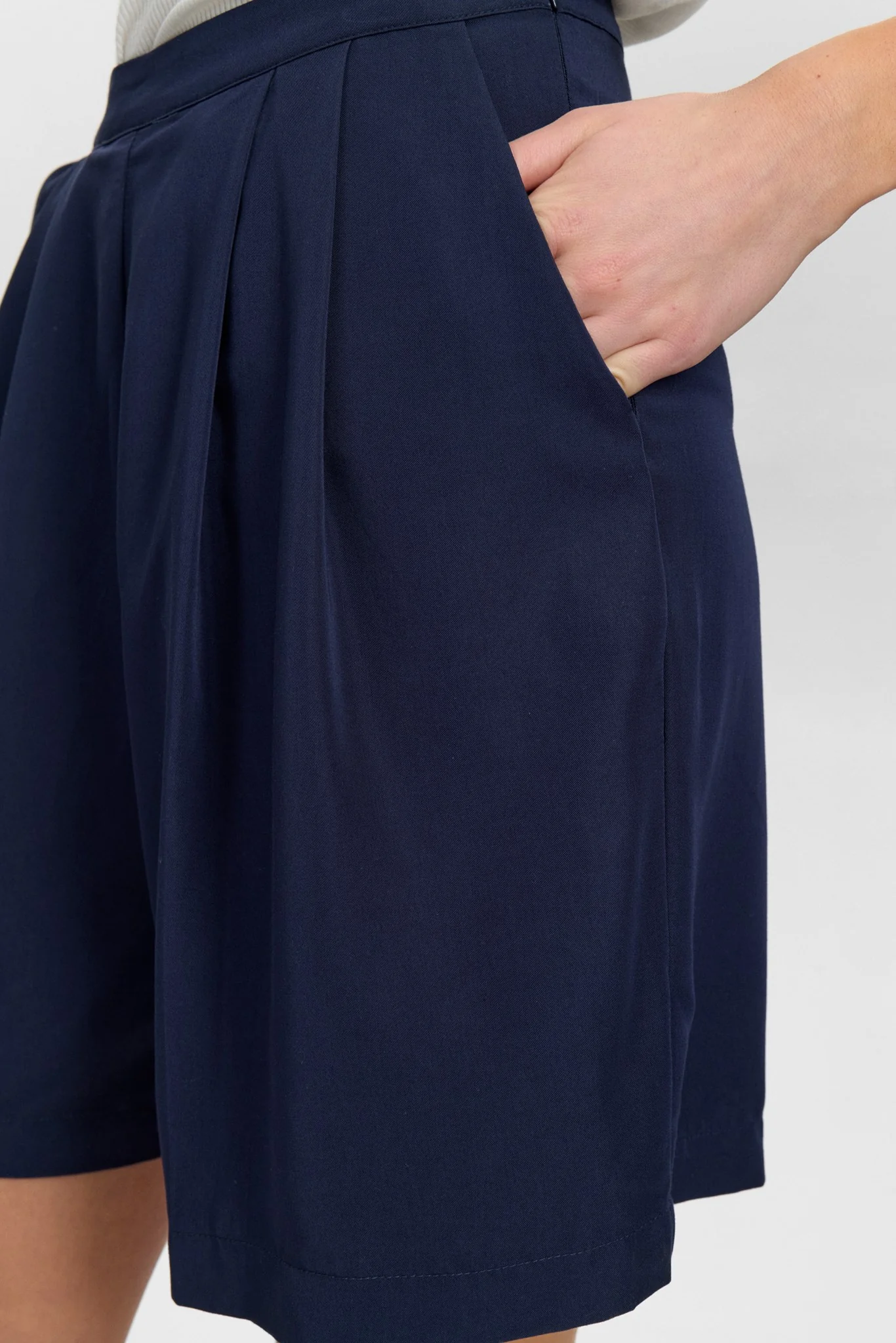 NUSUMMER SHORTS - Dark Sapphire - Image 5