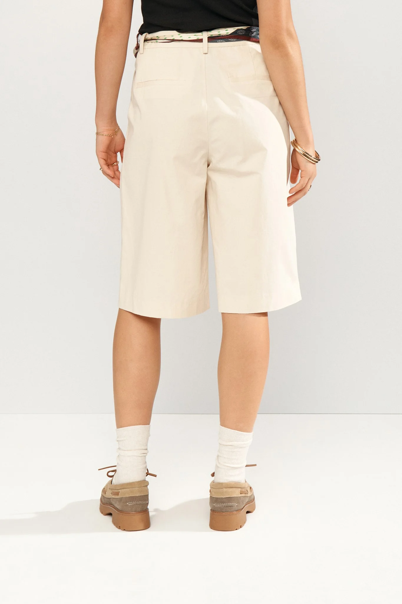 NUSUNNA SHORTS - Whitecap Gray - Image 3