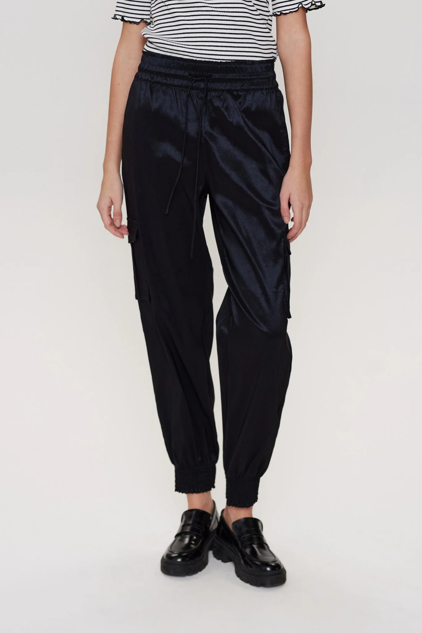 NUSUSAN PANTS - Caviar