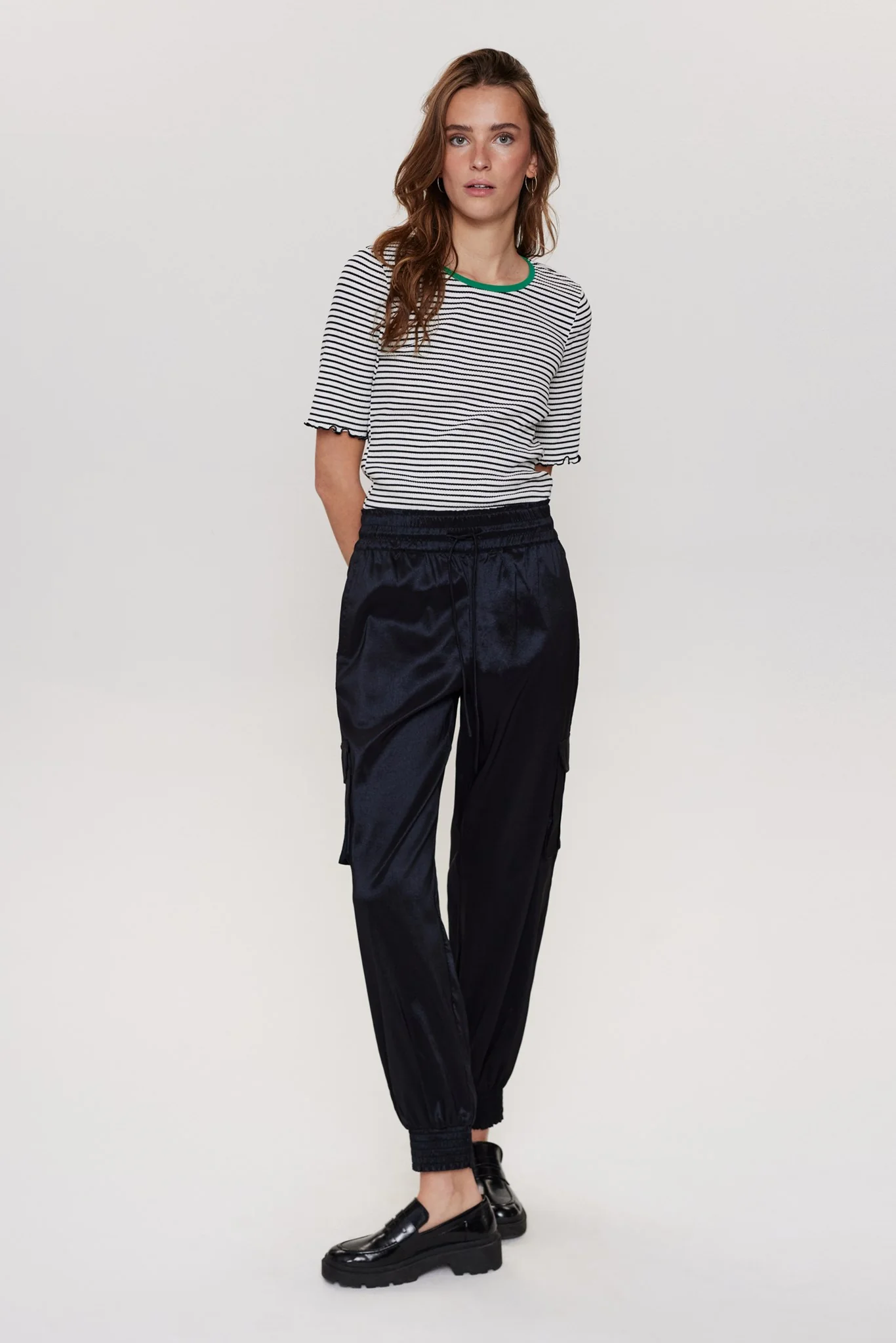NUSUSAN PANTS - Caviar - Image 3