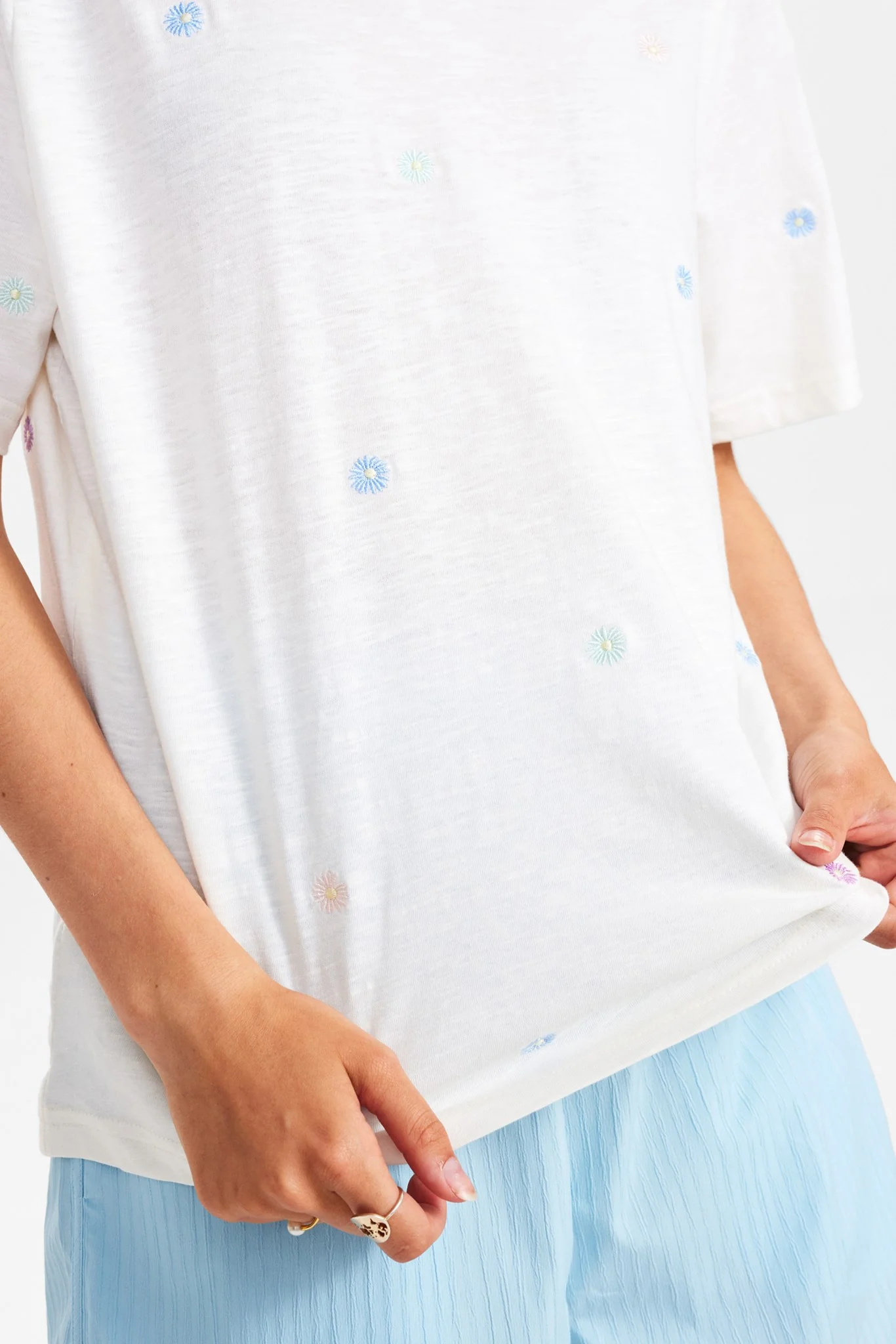NUTORA TEE - GOTS - Cloud Dancer - Image 5