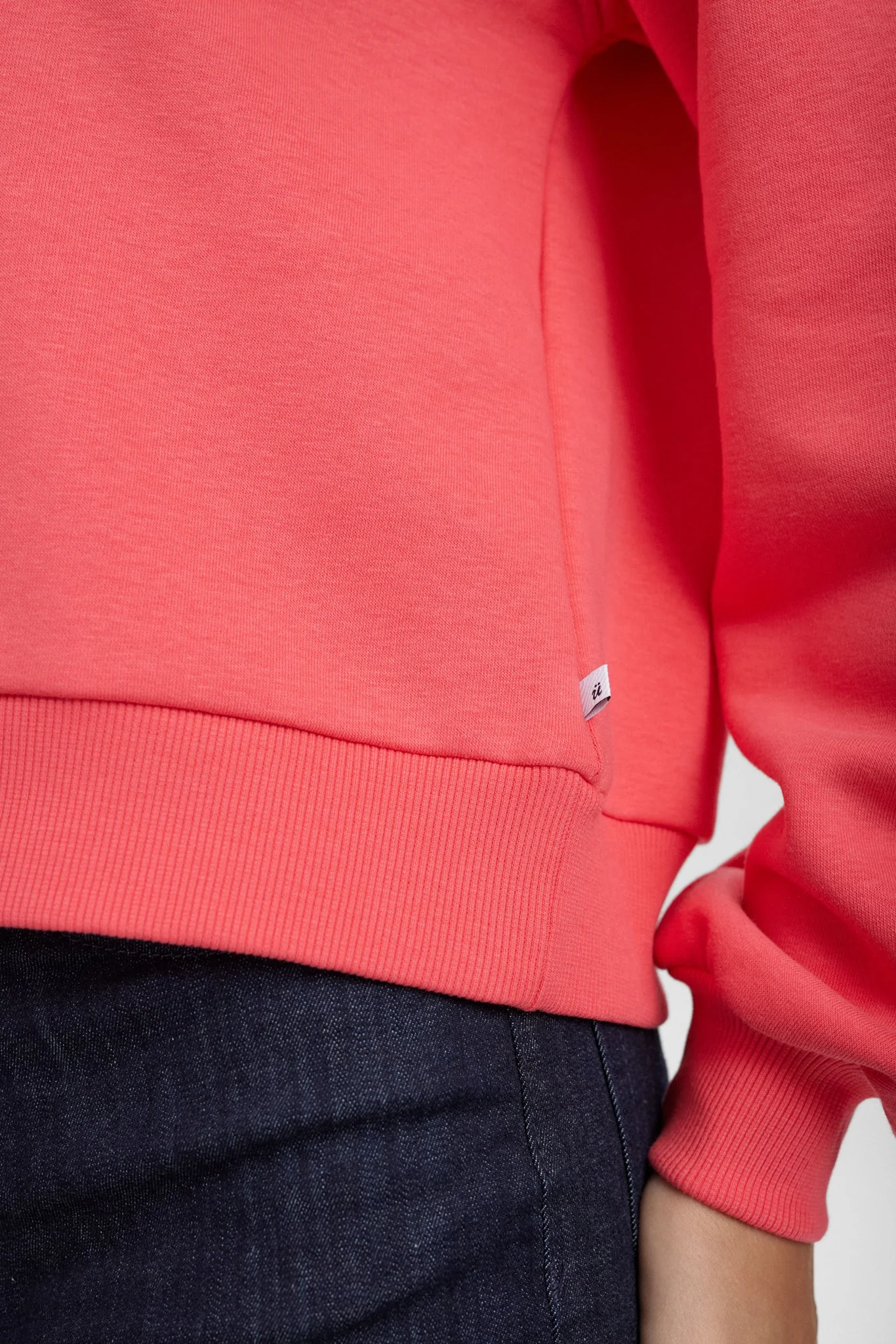 NUTYRA SWEAT - Geranium - Image 4