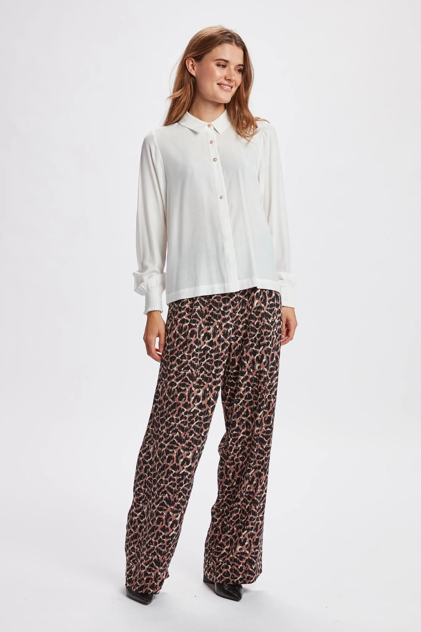 NUULLI SHIRT - Cloud Dancer - Image 3