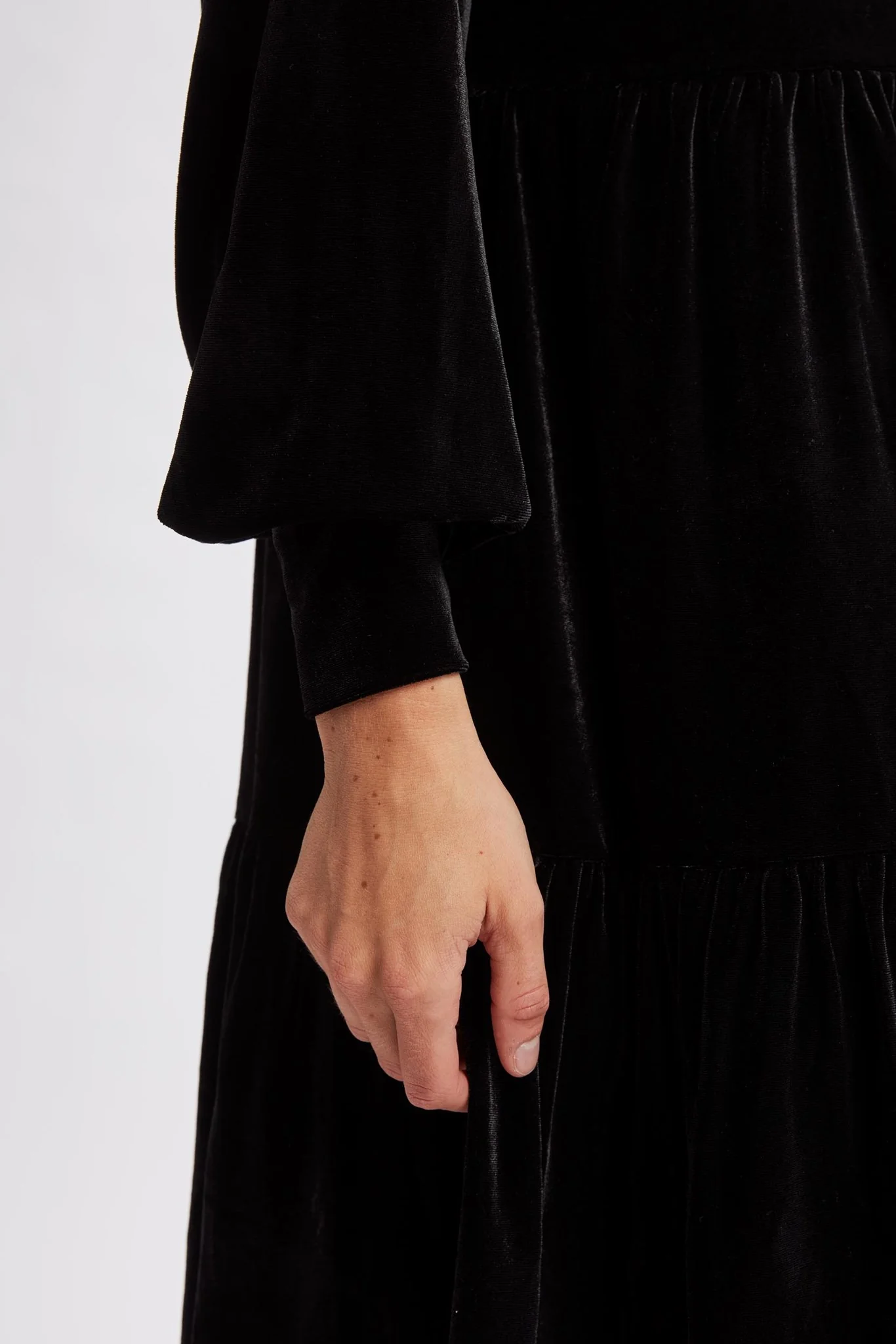 NUVEDA DRESS - Caviar - Image 5