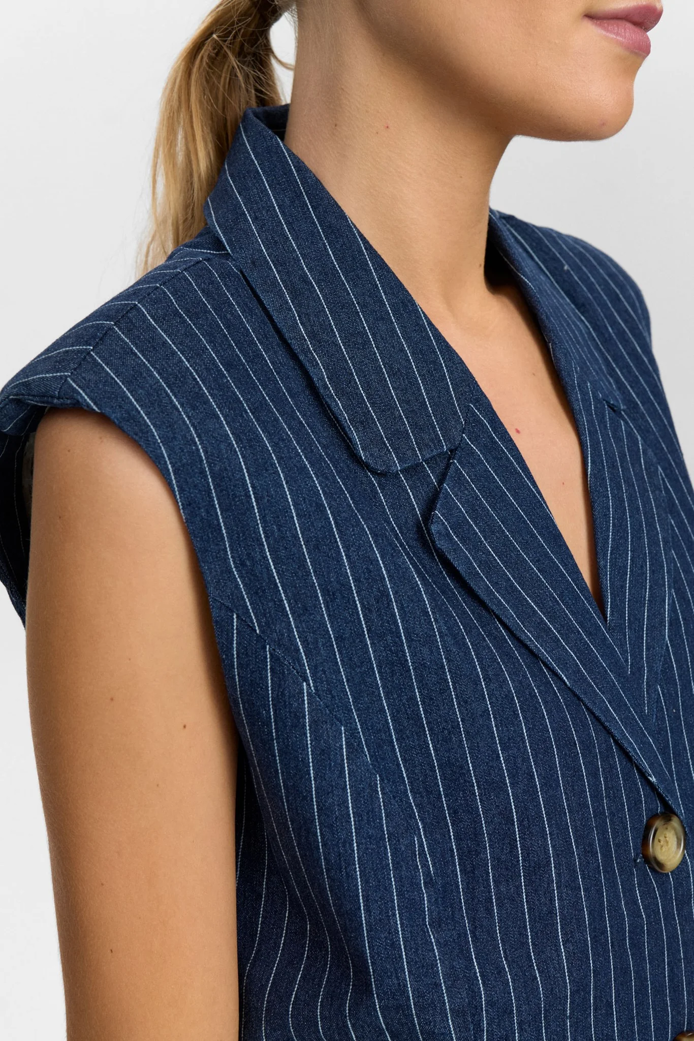 NUVIBEKE VEST - Medium Blue Denim - Image 5