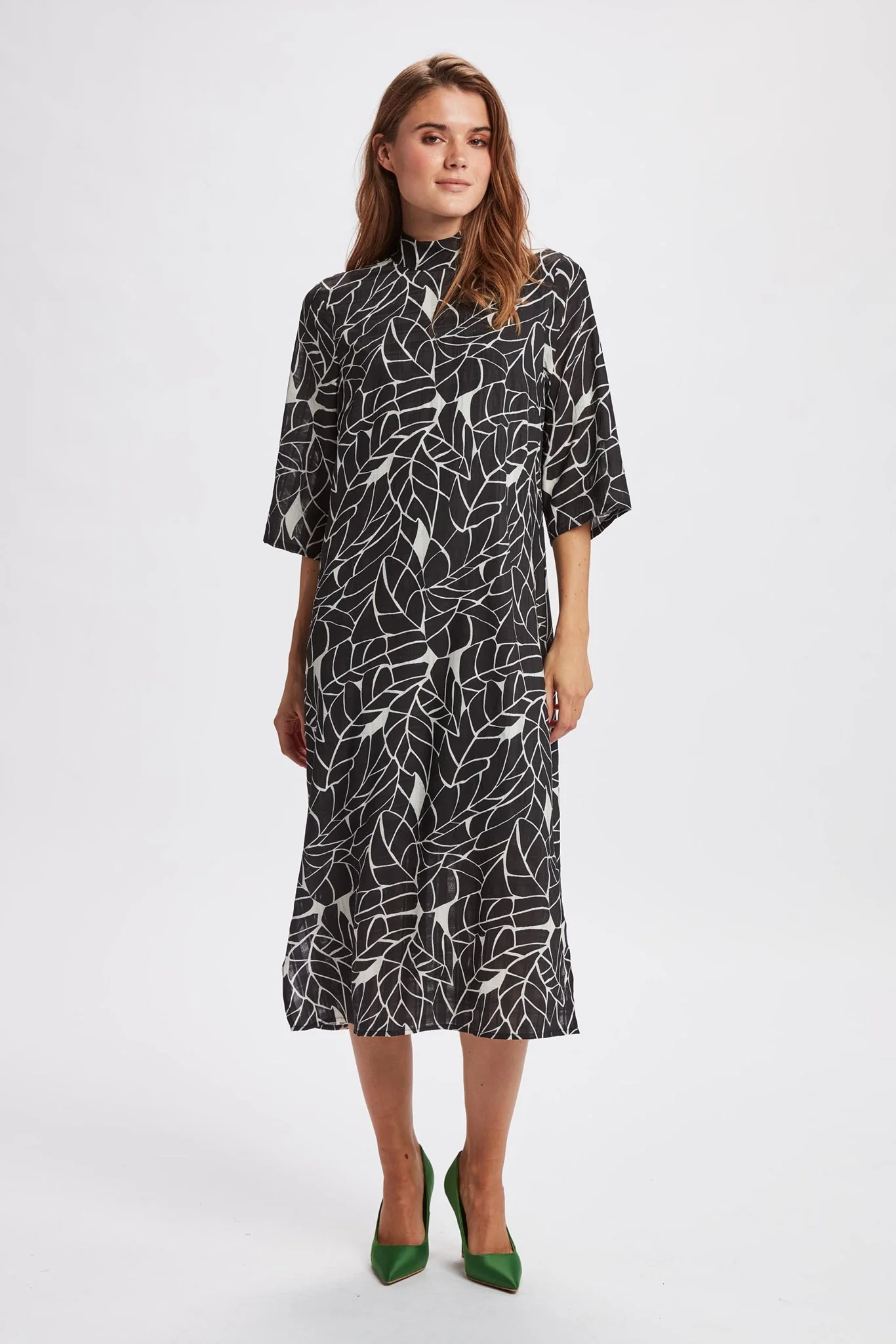 NUVILDA  DRESS  - Caviar - Image 3