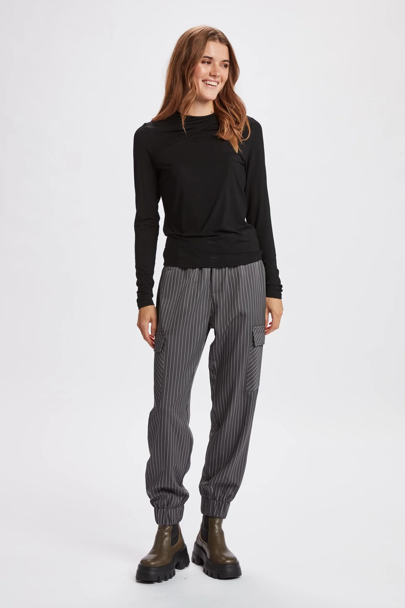 NUVINO BLOUSE - Caviar - Image 3