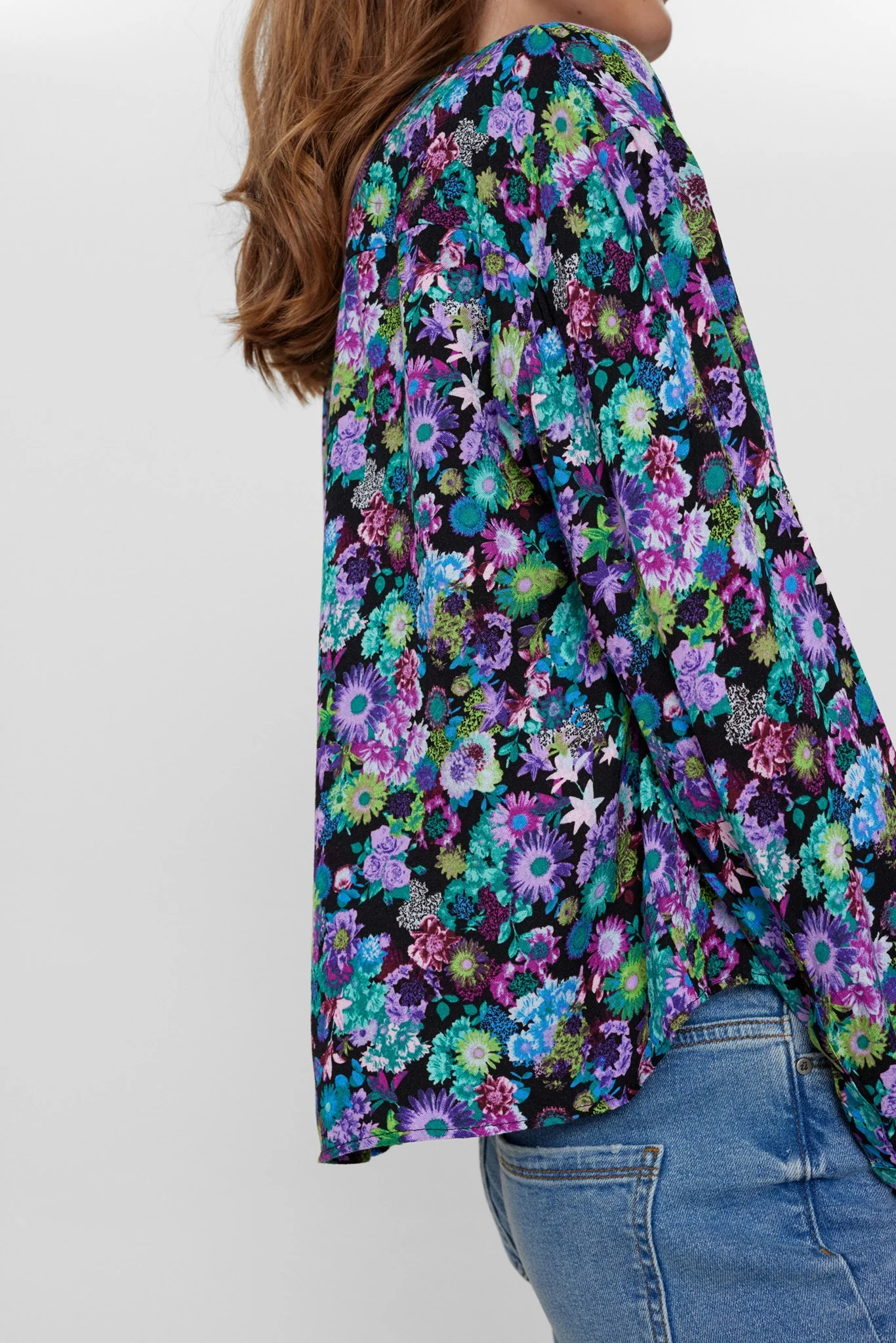 NUVIOLA CROP SHIRT - Caviar - Image 4