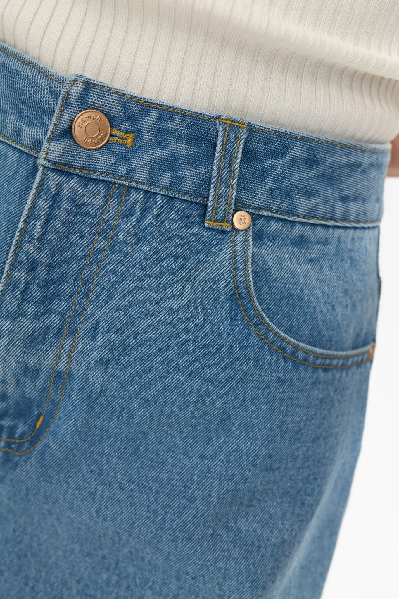 NUVIRGINIA DENIM SHORTS - Light Blue Denim - Image 4