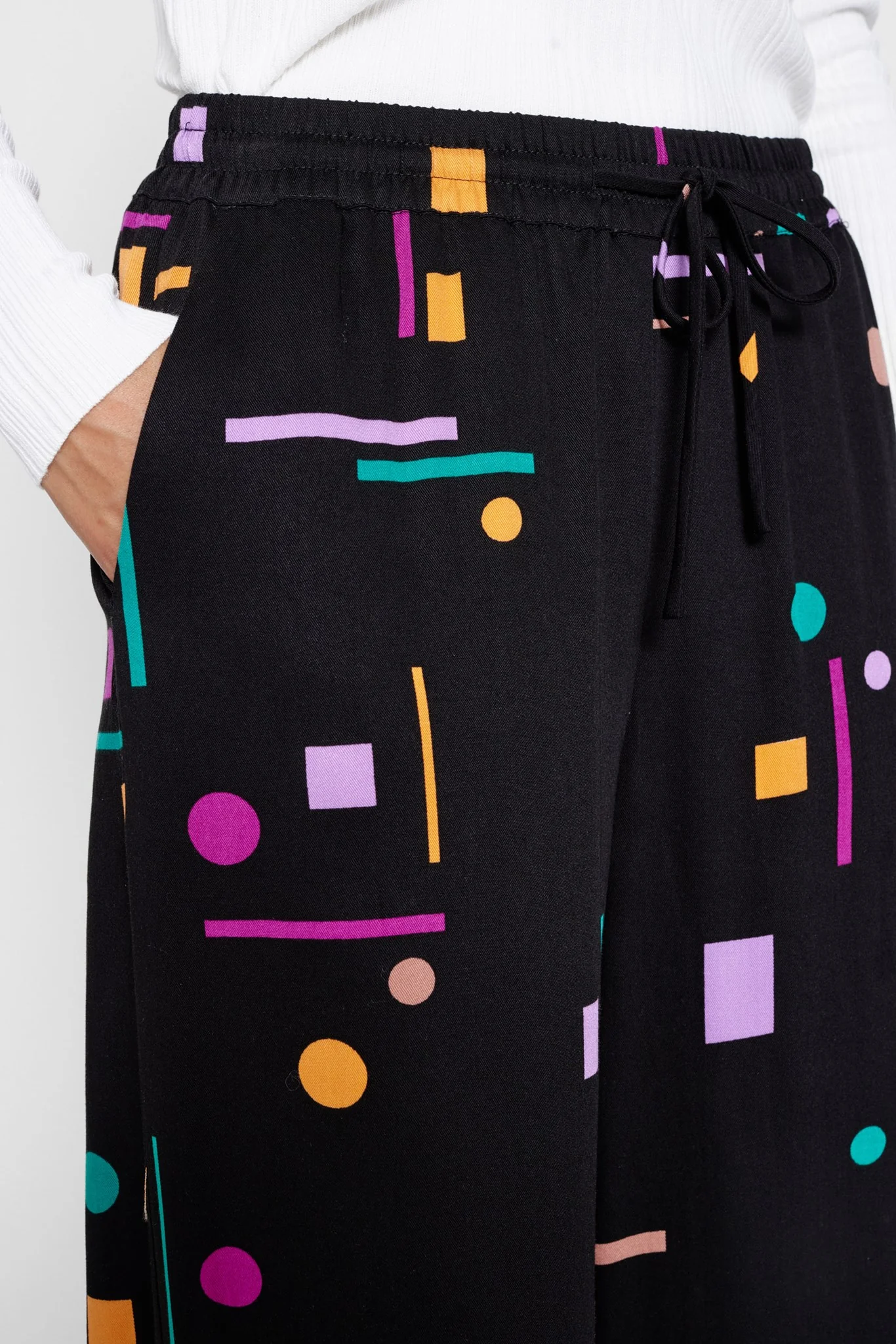 NUWALLI PANTS - Caviar - Image 4
