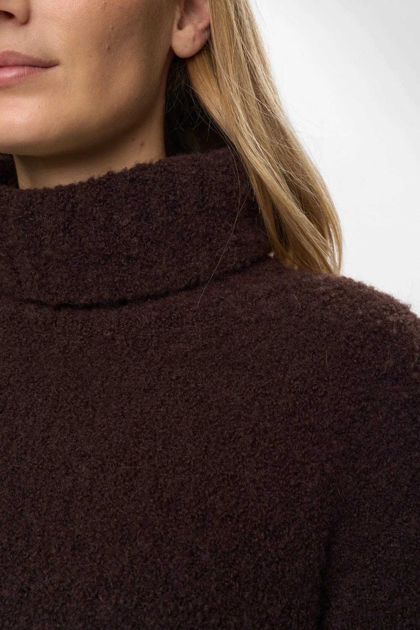 NUWILLA CROPPED PULLOVER  - Black Coffee - Image 4