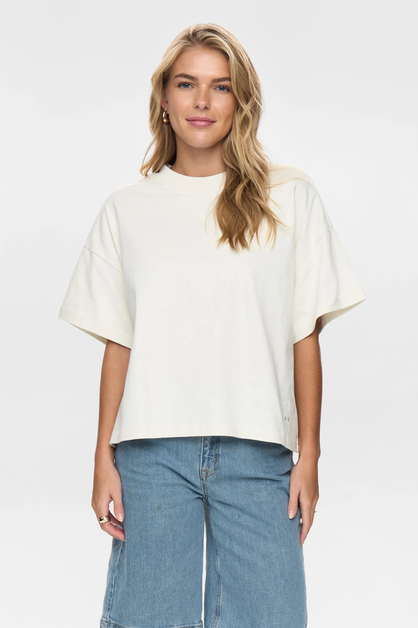 NUWONDER TEE - Cloud Dancer
