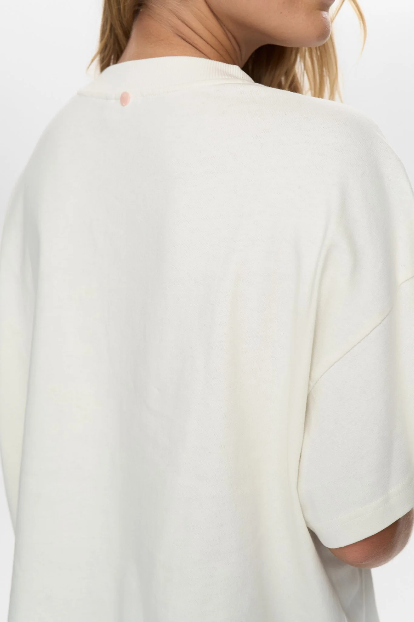 NUWONDER TEE - Cloud Dancer - Image 5