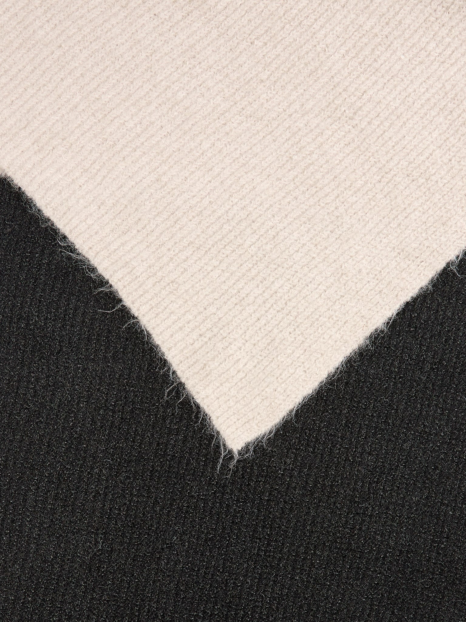NUZARAH SCARF  - Caviar - Image 3