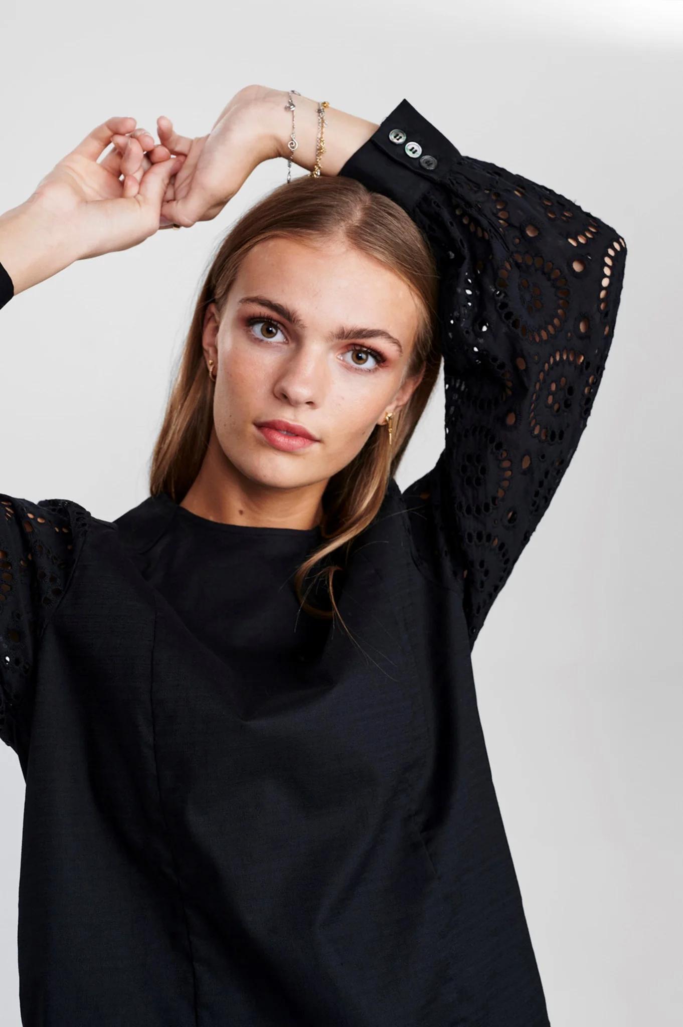 SICAMPANA BLOUSE - Caviar - Image 6