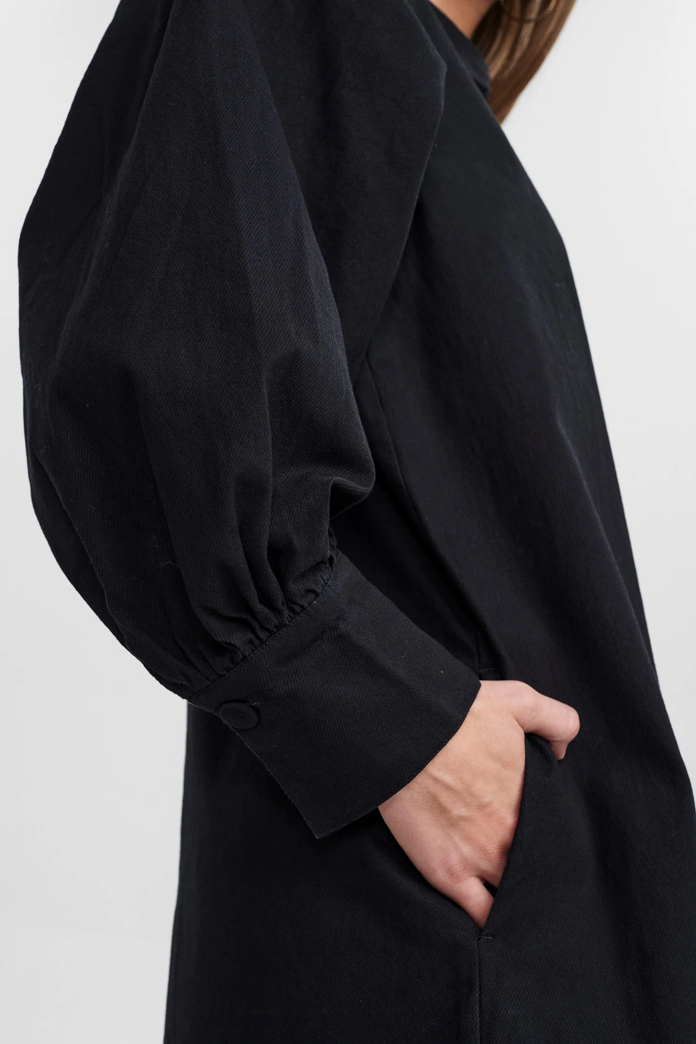 SISADA DRESS - Caviar - Image 5