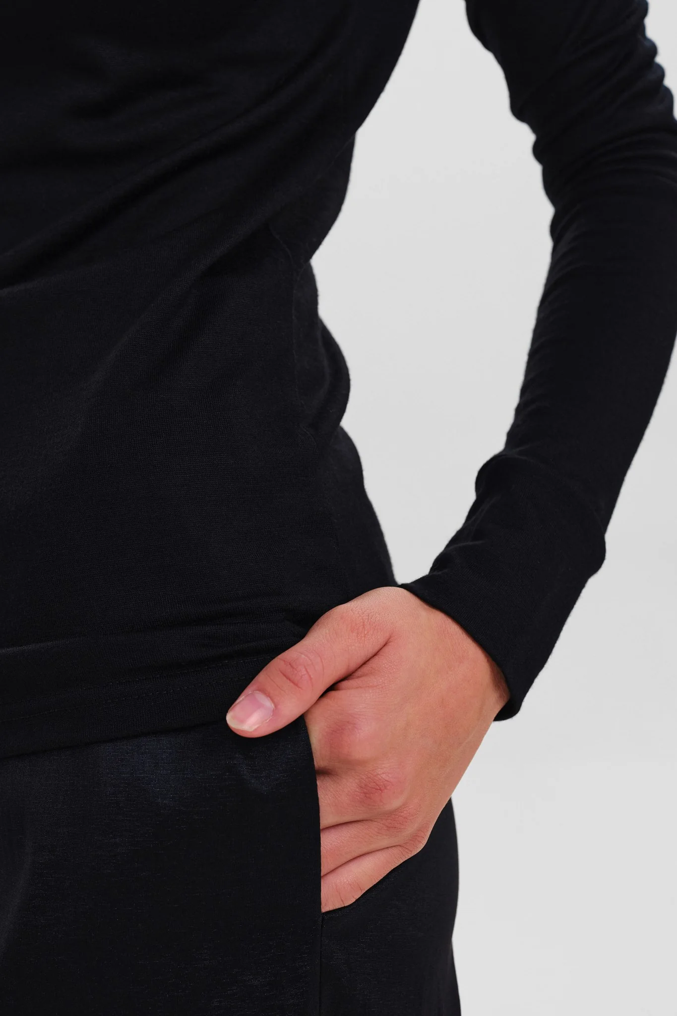 SISANDY TURTLENECK - Caviar - Image 5