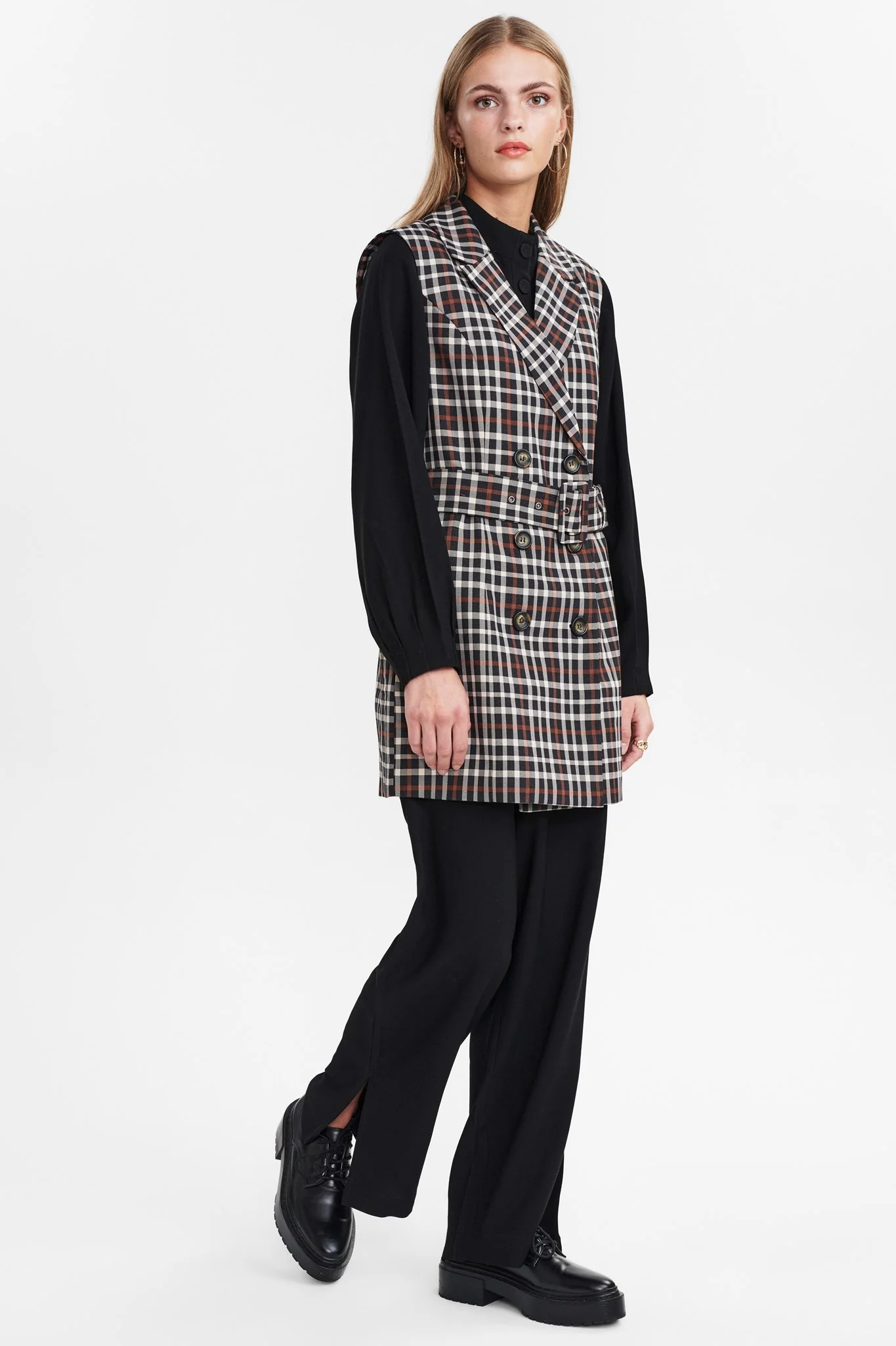 SISCARLETT VEST - Caviar - Image 3