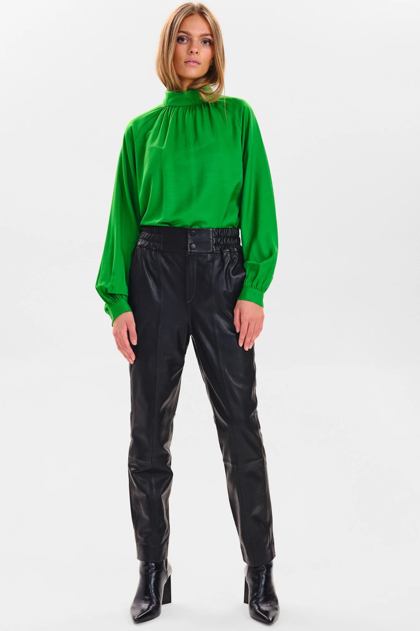 SISELIA PANT - Caviar - Image 3