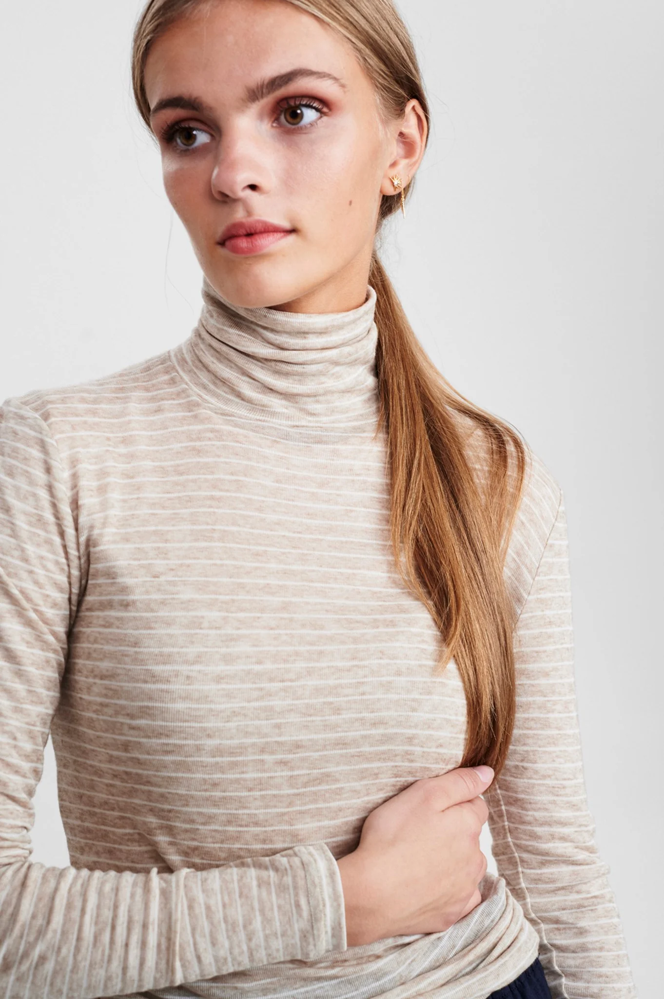 SISIDSEL ROLLNECK - Croissant - Image 6